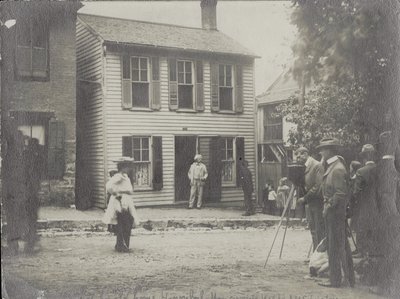 Samuel Clemens (Mark Twain) in der Tür seines Hauses in Hannibal, Missouri von Anna M. Schnitzlein